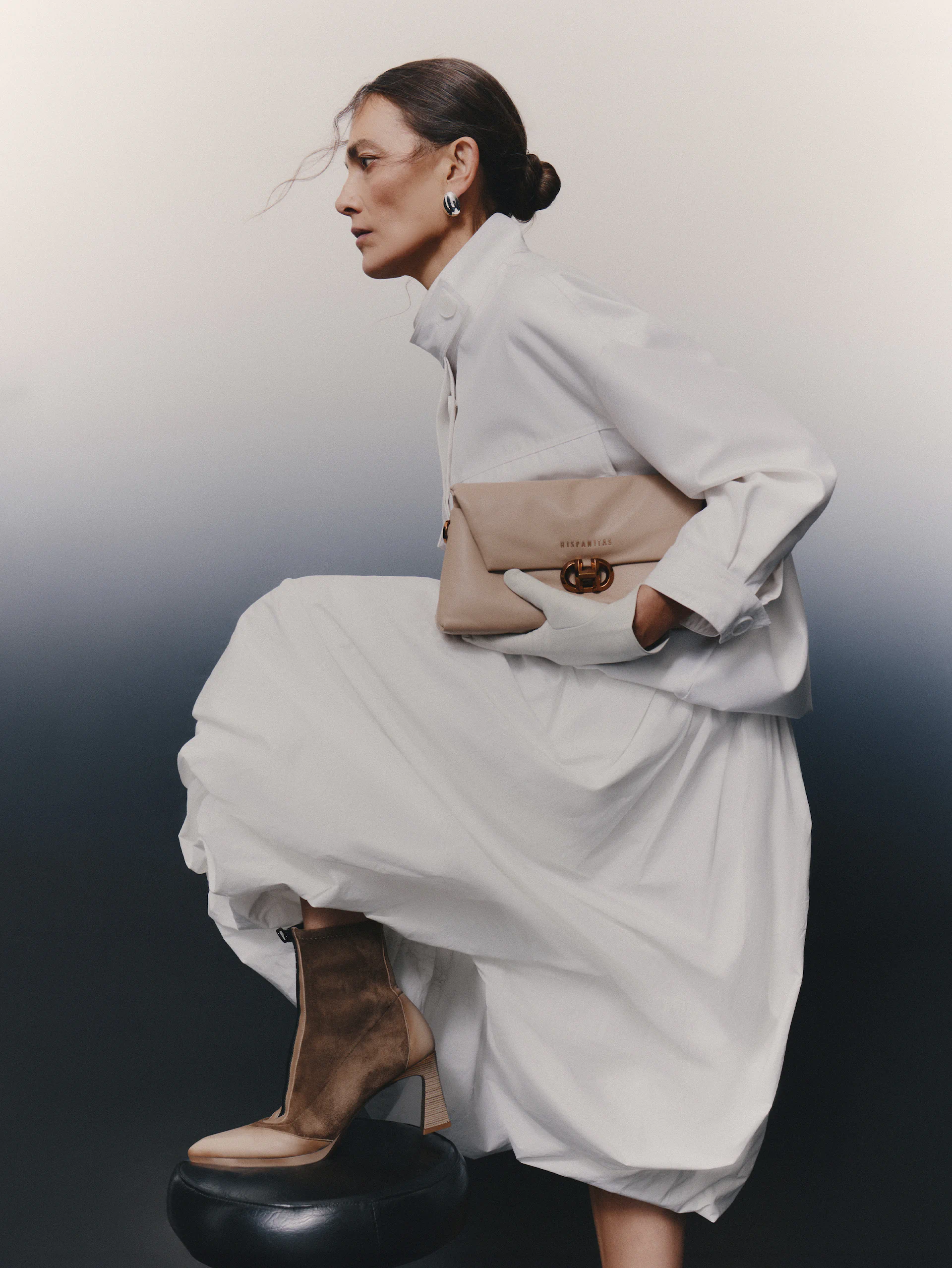 Klasyczna elegancja – botki Hispanitas do płaszcza i sukienki