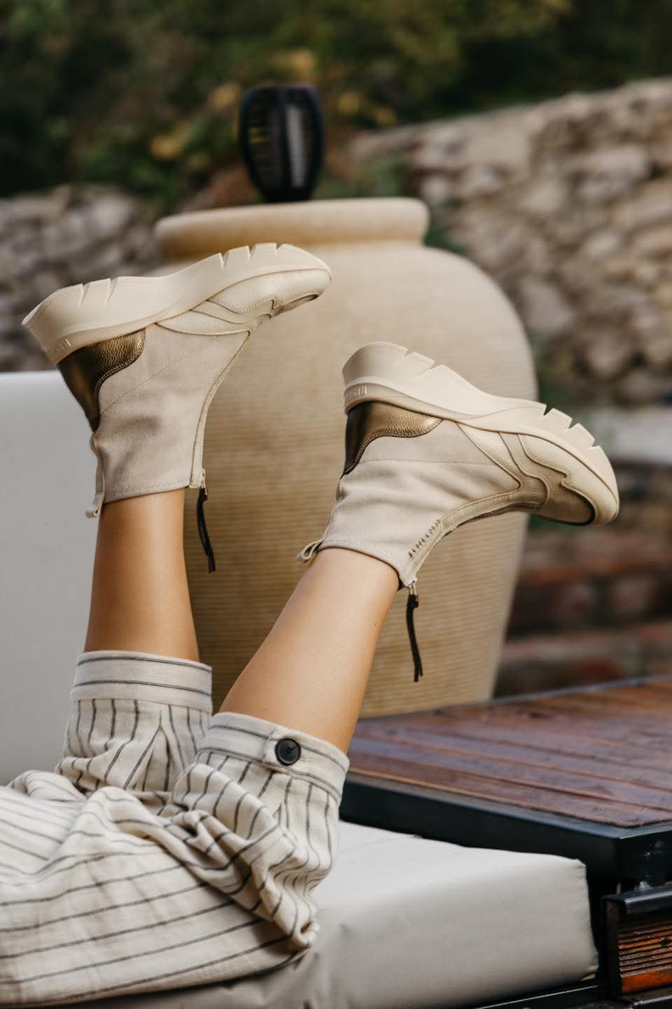 Sneakersy Hispanitas FW25/26 – idealne na podróż i weekend