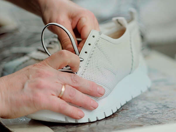 Wonders - nowoczesne i wygodne buty FW25/26