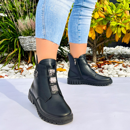 Skórzane botki z ozdobami - FILIPPO DBT6360/24 CZARNE