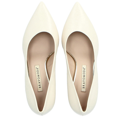 Skórzane czółenka na słupku - BRAVO MODA 0164 KREMOWE