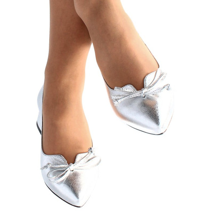 Czółenka na niskim obcasie - KOTYL 9925 SREBRNE