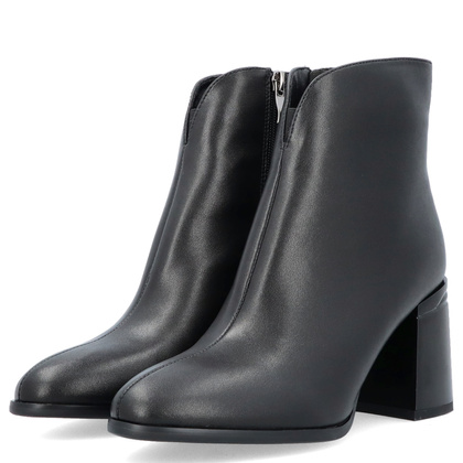 Skórzane botki na słupku - FILIPPO DBT6548/24 CZARNE