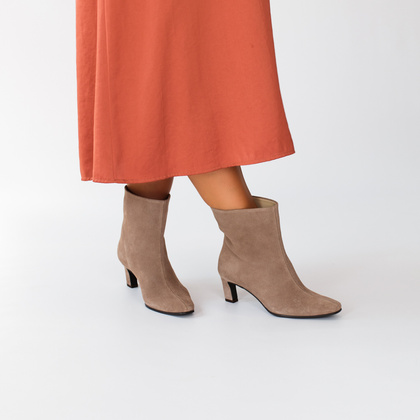 Skórzane botki na obcasie - TYMOTEO G1076 BEŻOWE