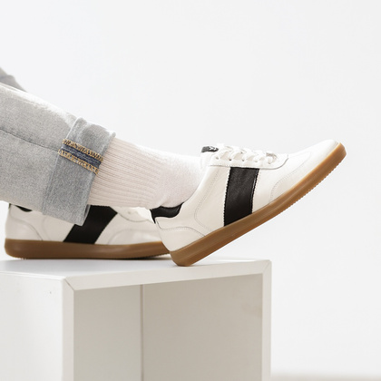 Wygodne trampki ze skóry - CAPRICE 9-23705-44 BIAŁE