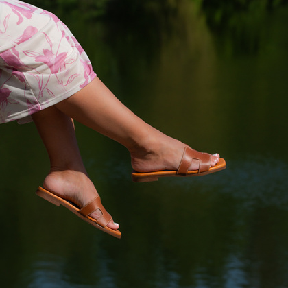 Wygodne klapki ze skóry - OH! MY SANDALS 5566 BRĄZOWE