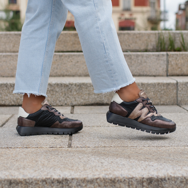 Hiszpańskie sneakersy premium - WONDERS A-2491 METALICZNE