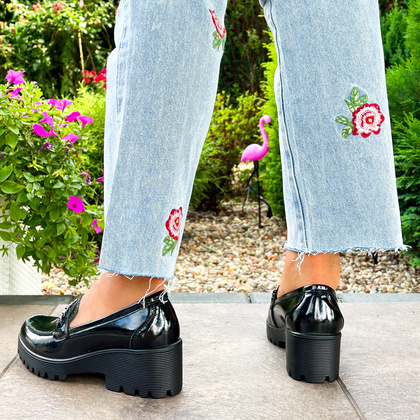 Lakierowane półbuty damskie na obcasie - FILIPPO DP4139/23 CZARNE