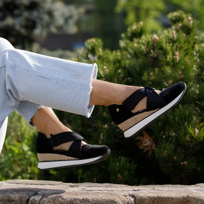 Hiszpańskie sneakersy na koturnie - GIOSEPPO 74059 CZARNE