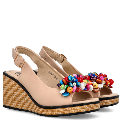 Skórzane sandały na koturnie - FILIPPO DS6021/25 BEŻOWE