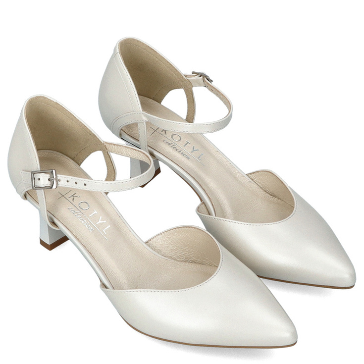 Buty ślubne na niskim obcasie - KOTYL 5439 ECRU PERŁOWE