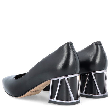 Skórzane czółenka w szpic - KOTYL 5435 CZARNE