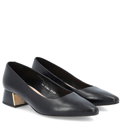 Czółenka ze skóry na niskim obcasie - KOTYL 1701 CZARNE