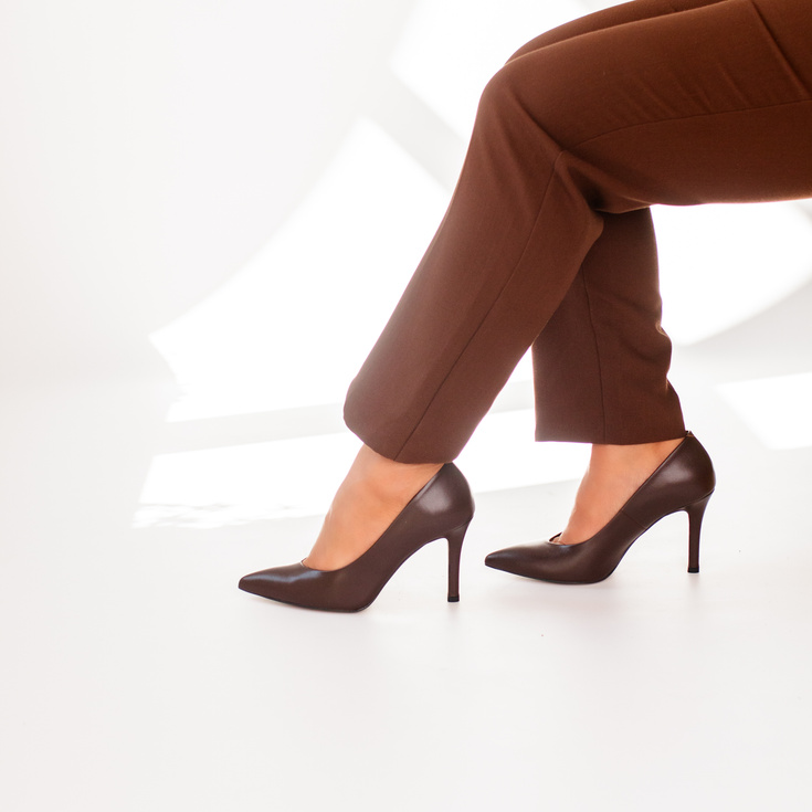 Klasyczne szpilki ze skóry - KOTYL 8523 CZEKOLADOWE