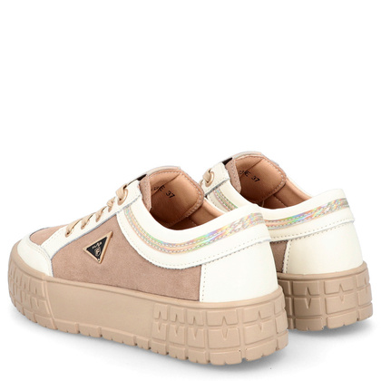 Skórzane trampki damskie - FILIPPO DP4245/23 BEŻOWE