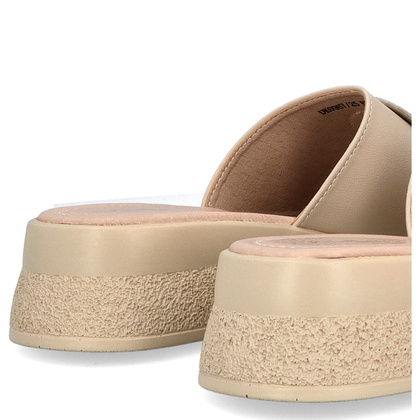 Skórzane klapki na platformie - FILIPPO DK6987/25 BEŻOWE