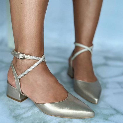 Czółenka z ozdobnymi paseczkami - KOTYL 9939 ZŁOTE