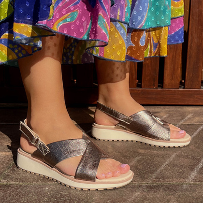 Komfortowe sandały na rzep - CAPRICE 9-28703-42 ZŁOTE