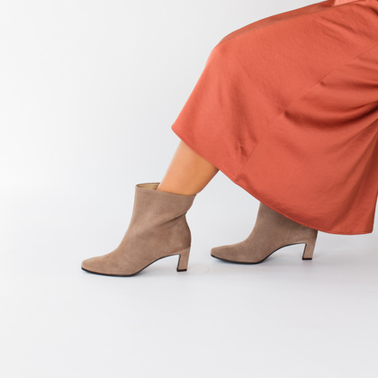 Skórzane botki na obcasie - TYMOTEO G1076 BEŻOWE