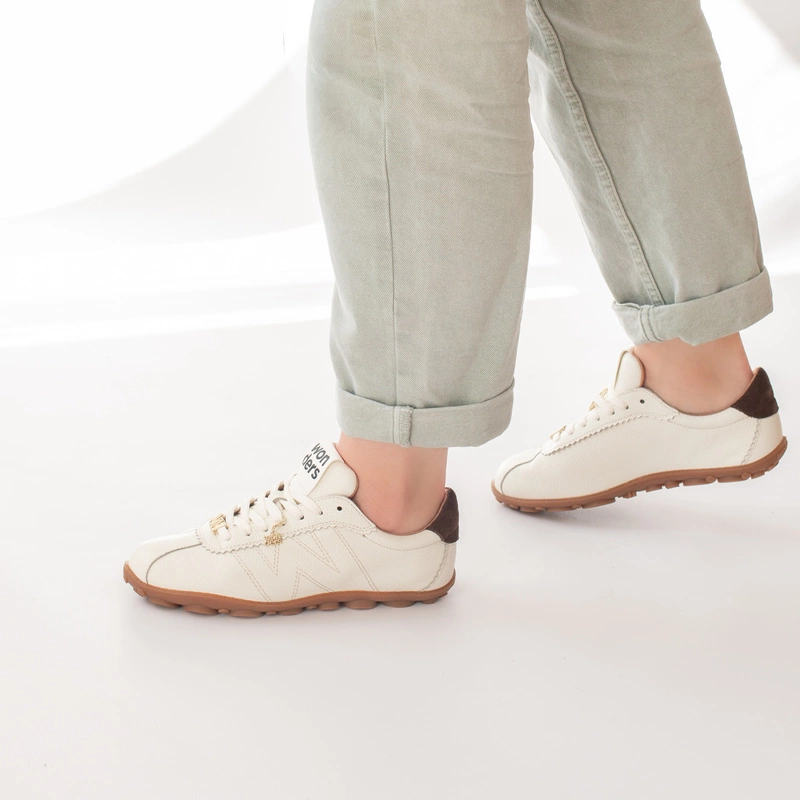 Białe hiszpańskie sneakersy premium Wonders AP-2103
