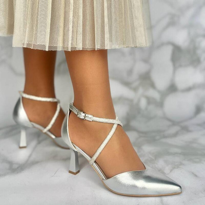 Szpilki ślubne z błyszczącymi paseczkami - KOTYL 3713 SREBRNE