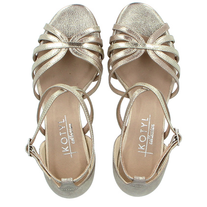 Skórzane sandałki do tańca na niskim obcasie - KOTYL 3823 ZŁOTE