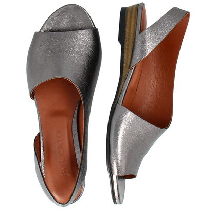 Skórzane sandałki z asymetryczną cholewką - BOCCATO 167.590 METALICZNE