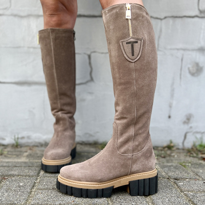 Modne zamszowe kozaki - TYMOTEO M2002 BRĄZOWE