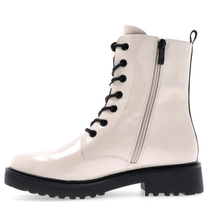 Lakierowane botki ze skóry - CAPRICE 9-25217-43 BIAŁE