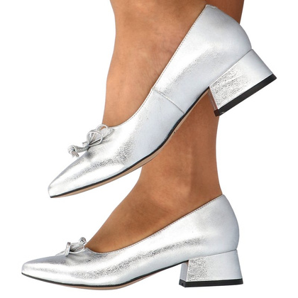 Czółenka na niskim obcasie - KOTYL 9925 SREBRNE