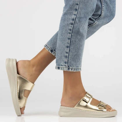 Skórzane klapki na platformie - FILIPPO DK7044/25 ZŁOTY