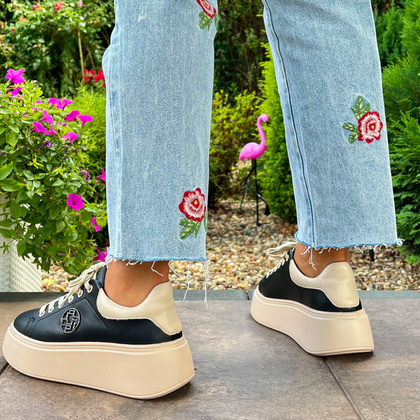 Sportowe buty damskie - FILIPPO DP6058/24 BEŻOWO-CZARNE