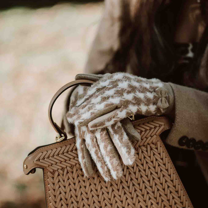 Rękawiczki damskie w kratkę - TYMOTEO LOVE R06 BEŻ