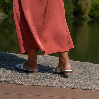 Wygodne klapki ze skóry - OH! MY SANDALS 5566 BIAŁE