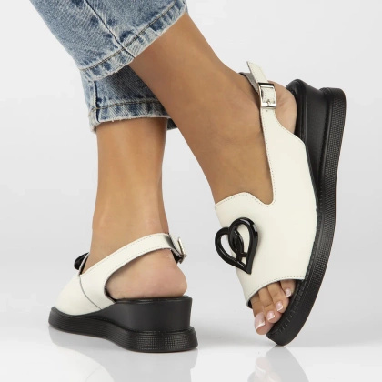 Lekkie sandały na wyższym spodzie - FILIPPO DS6069/25 BIAŁE