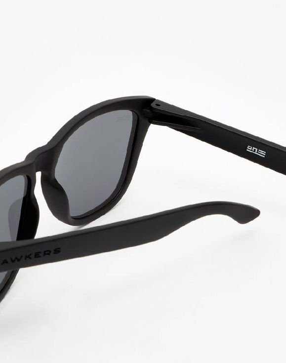 HAWKERS - Modne okulary przeciwsłoneczne Carbon Black Silver One O18TR50