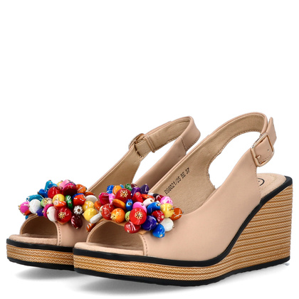 Skórzane sandały na koturnie - FILIPPO DS6021/25 BEŻOWE