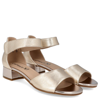 Sandały na niskim obcasie - CAPRICE 9-28212-42 ZŁOTE