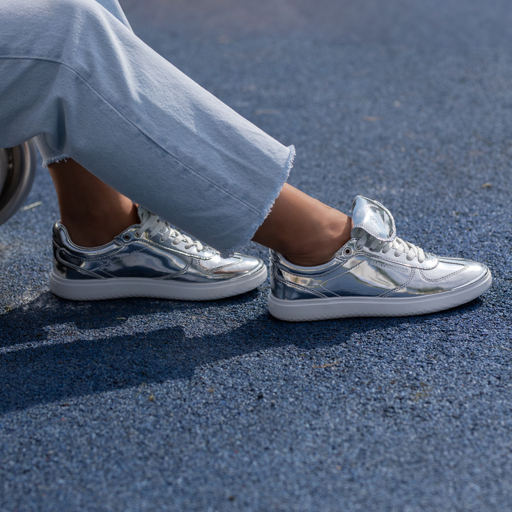 Sneakersy damskie - KARL LAGERFELD ATLAS KL63820 SREBRNE