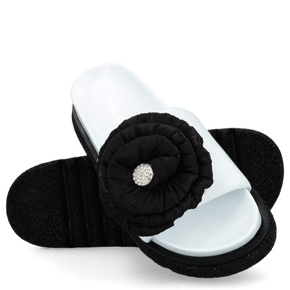 Skórzane klapki damskie z kwiatem - BOCCATO 475.24-121 BIAŁE