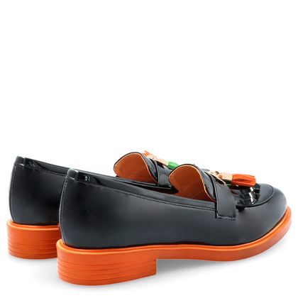 Skórzane mokasyny na kontrastowej podeszwie - TYMOTEO A1002 CZARNE+POMARAŃCZ