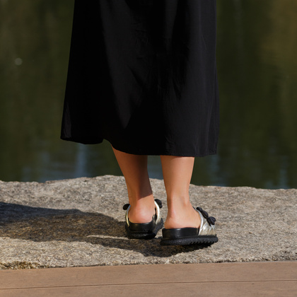 Skórzane klapki damskie - BOCCATO 475.068 ZŁOTE