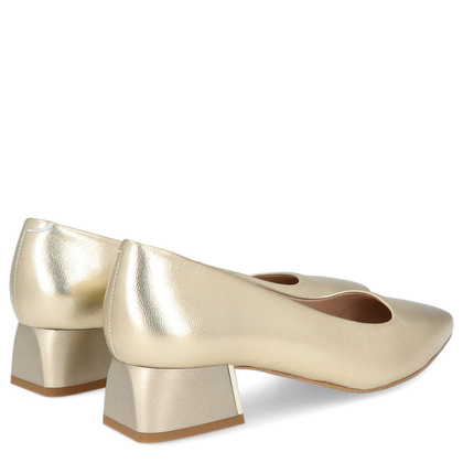 Czółenka ze skóry na niskim obcasie - KOTYL 1701 ZŁOTE