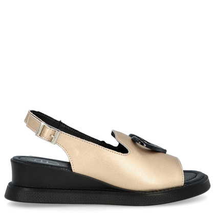 Lekkie sandały na wyższym spodzie - FILIPPO DS6069/25 ZŁOTE