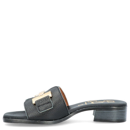 Skórzane klapki z ozdobą - OH! MY SANDALS 5605 CZARNE