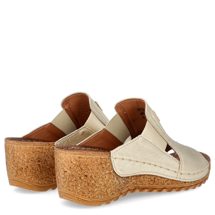 Skórzane klapki na koturnie - LEMAR 50109 ZŁOTE