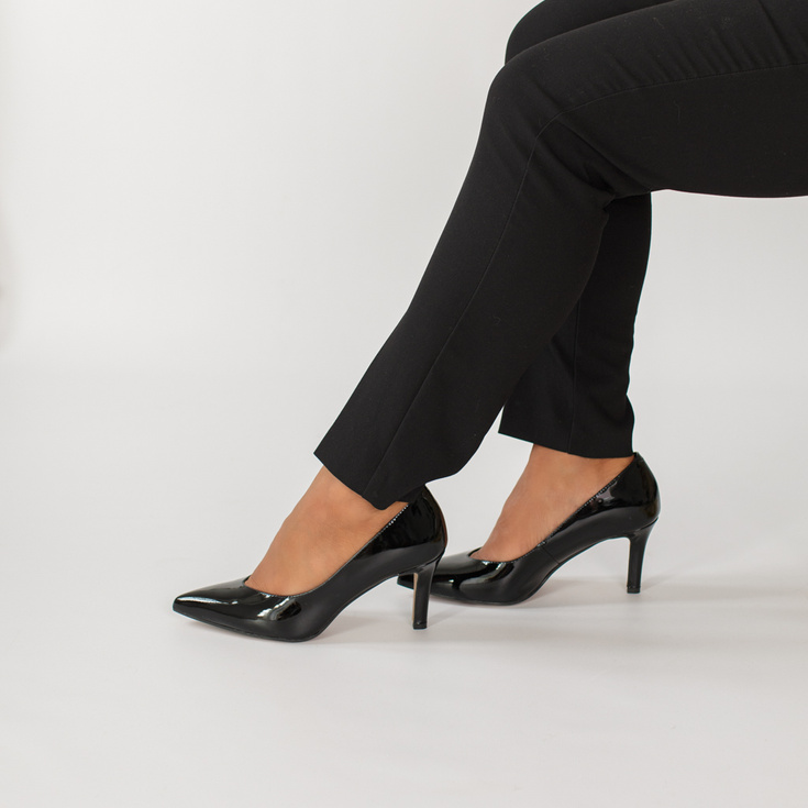 Eleganckie szpilki ze skóry lakierowanej - KOTYL 3701 CZARNE