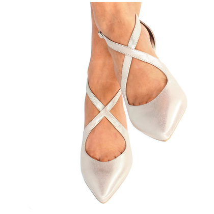 Buty ślubne na niskiej szpilce - KOTYL 5419 ZŁOTY EF