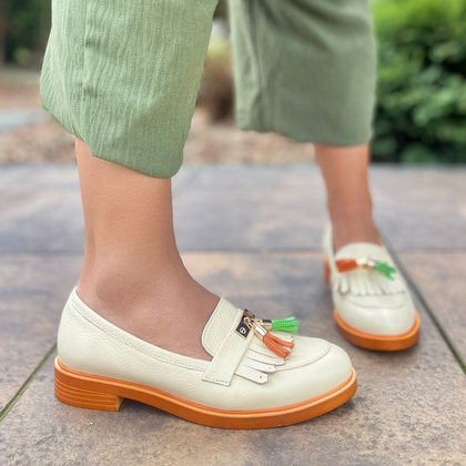 Skórzane mokasyny na kontrastowej podeszwie - TYMOTEO A1002 BEŻ+POMARAŃCZ