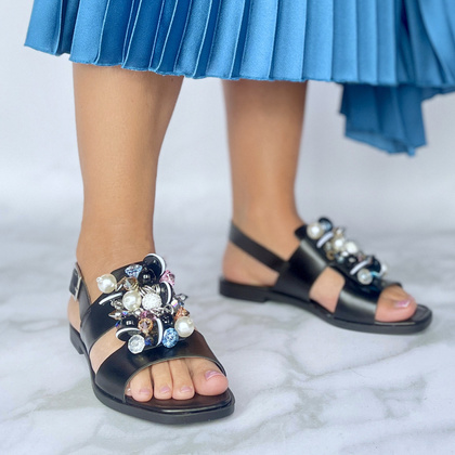 Skórzane sandały z ozdobą - TYMOTEO 3801 CZARNE